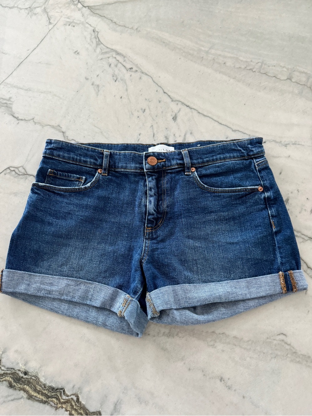 LOFT Dark Wash Rolled Cuff Denim Shorts Size 6/28